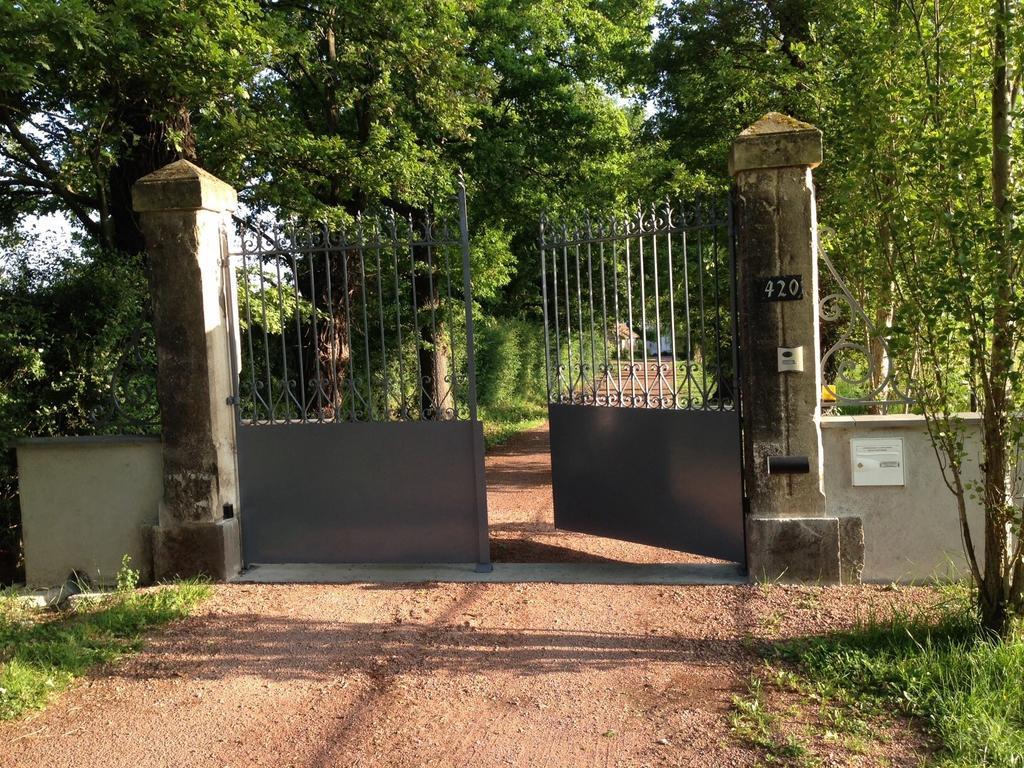 Domaine D'Aromm - Chambres D'Hotes & Gites - Piscine, Etangs & Animaux - Au Calme Ouches エクステリア 写真