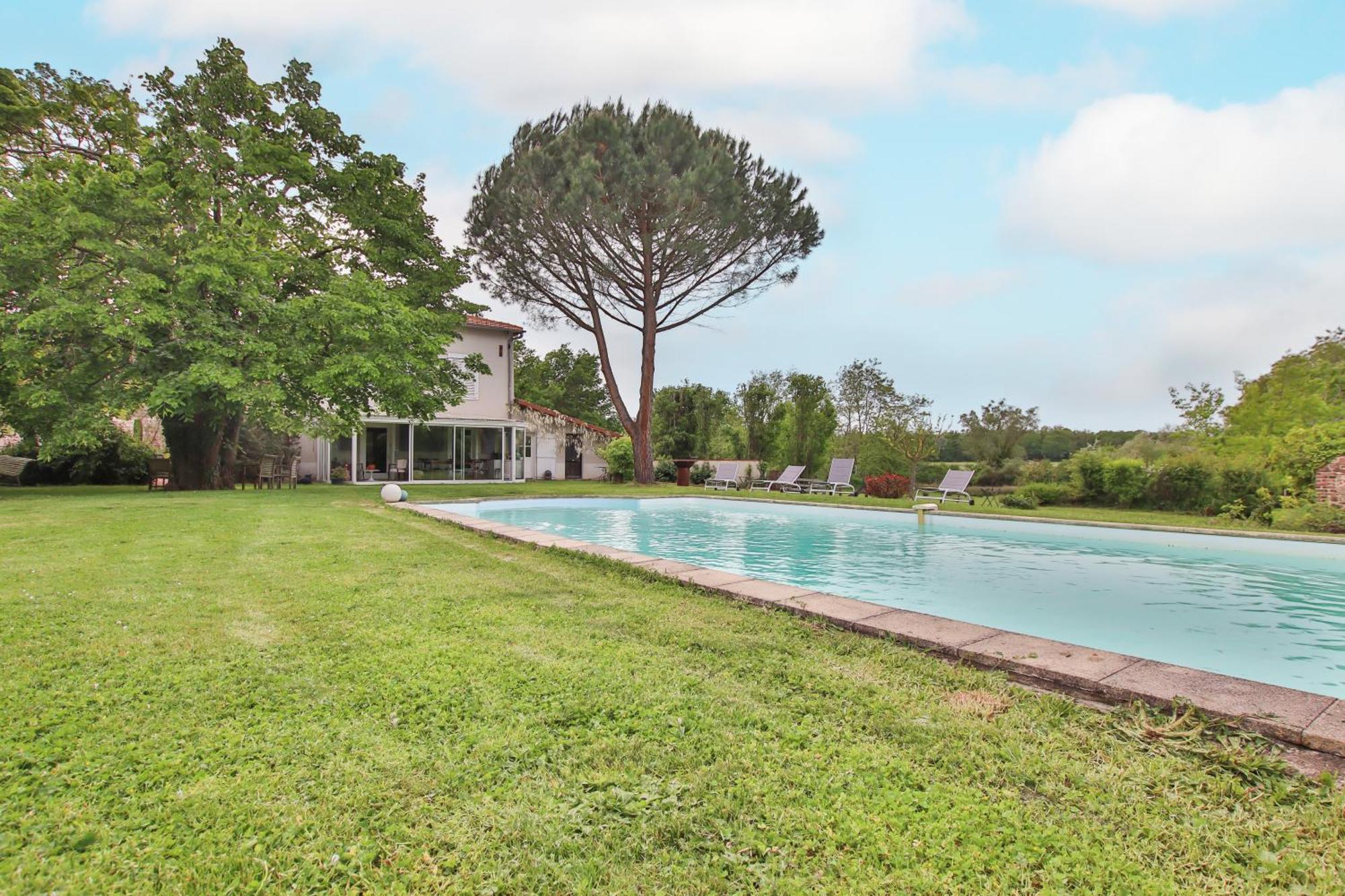 Domaine D'Aromm - Chambres D'Hotes & Gites - Piscine, Etangs & Animaux - Au Calme Ouches エクステリア 写真