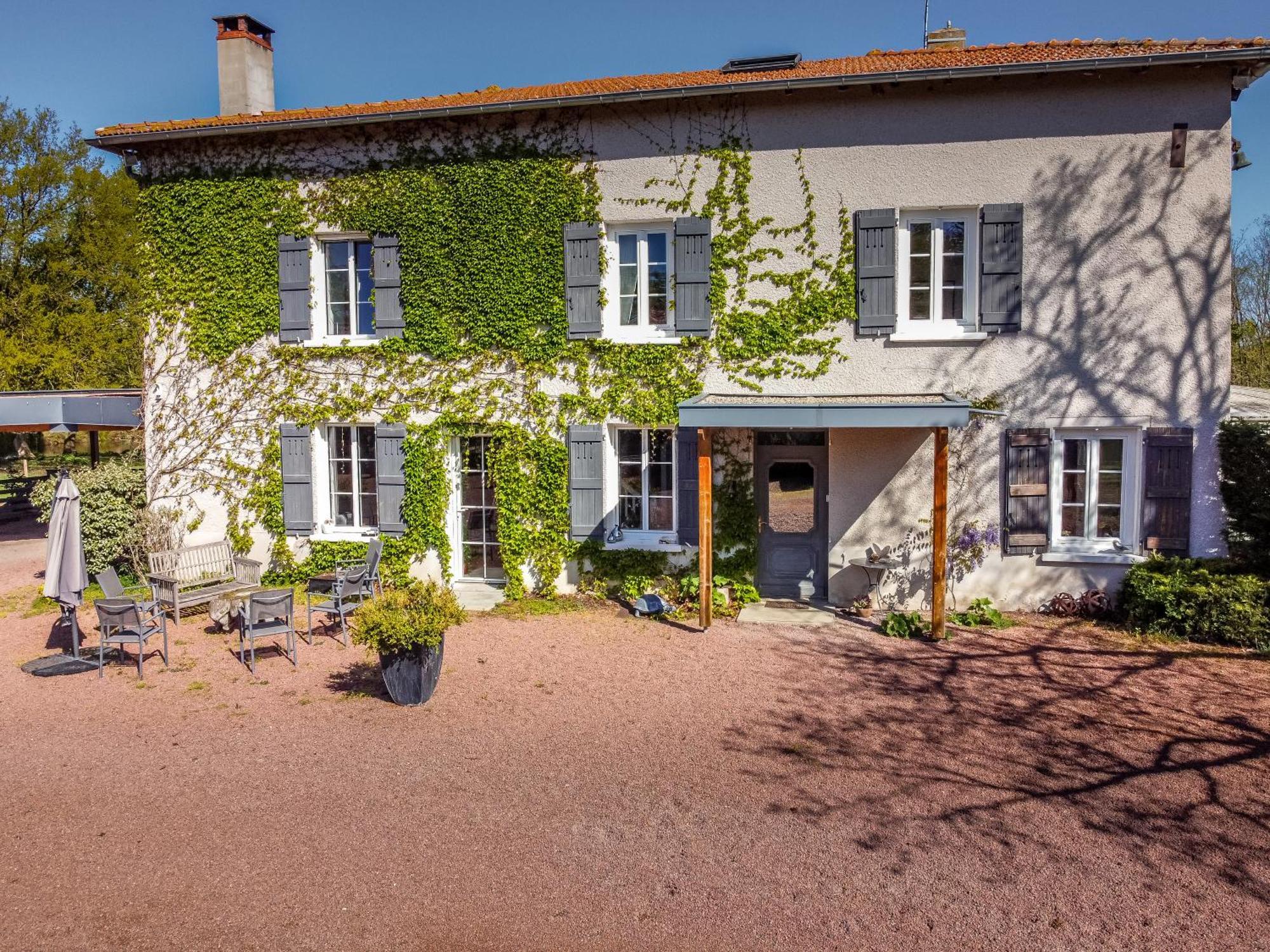 Domaine D'Aromm - Chambres D'Hotes & Gites - Piscine, Etangs & Animaux - Au Calme Ouches エクステリア 写真